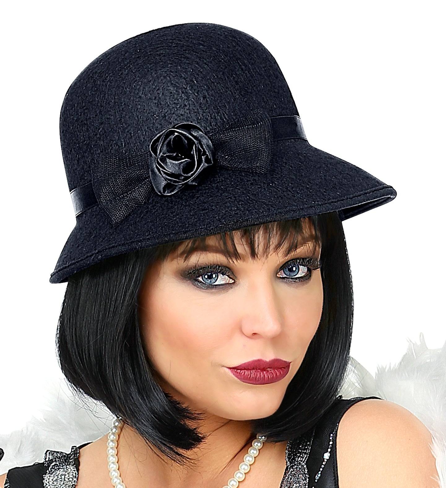Chapeau cloche années 20 noir, femme avec nœud et fleur
